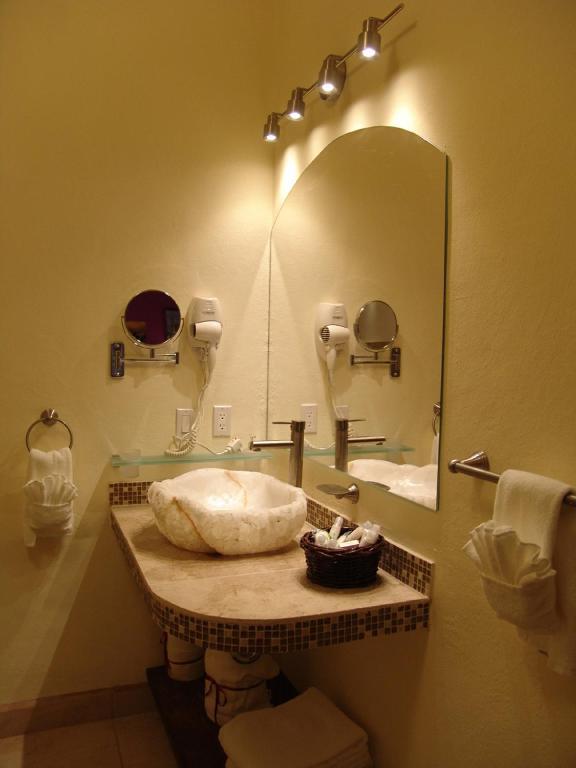 סאן מיגל דה אלנדה Casa Del Tio Hotel Boutique חדר תמונה Bathroom